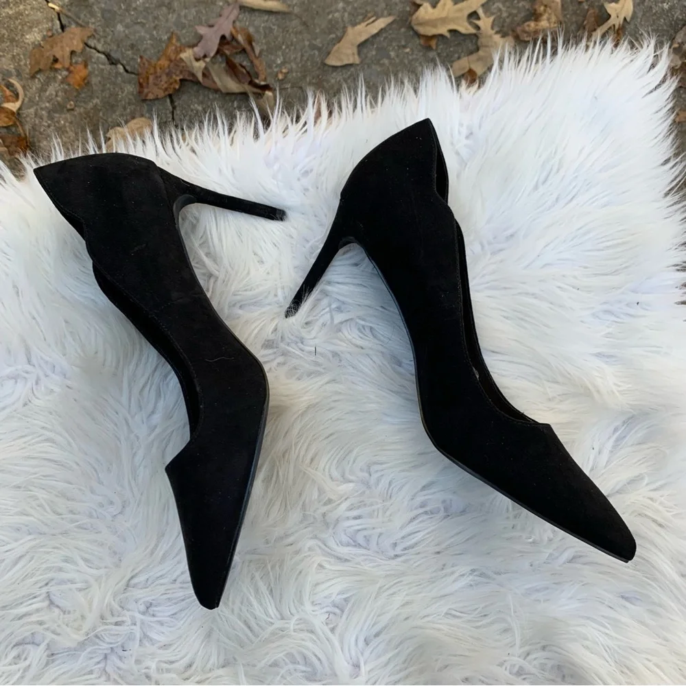 Chinese Laundry Black Scalloped Suede Heels Size 11